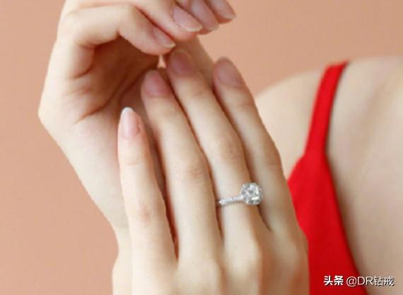 钻石戒指价格,钻戒男士款式图片大全-第1张图片-翡翠网 钻石戒指价格,钻戒男士款式图片大全-第1张图片-翡翠网