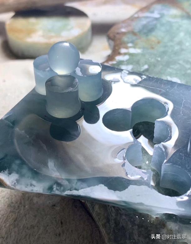 冰底翡翠价格,冰种翡翠现在值多少钱-第1张图片-翡翠网 冰底翡翠价格,冰种翡翠现在值多少钱-第1张图片-翡翠网
