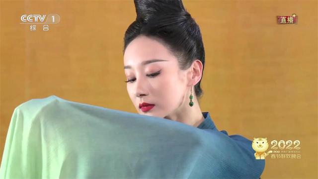 什么叫翡翠冰渣手镯翡翠原石冰渣外化-第1张图片-翡翠网 什么叫翡翠冰渣手镯翡翠原石冰渣外化-第1张图片-翡翠网