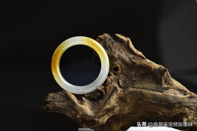 翡翠手镯市场价格正品翡翠手镯价格-第3张图片-翡翠网 翡翠手镯市场价格正品翡翠手镯价格-第3张图片-翡翠网