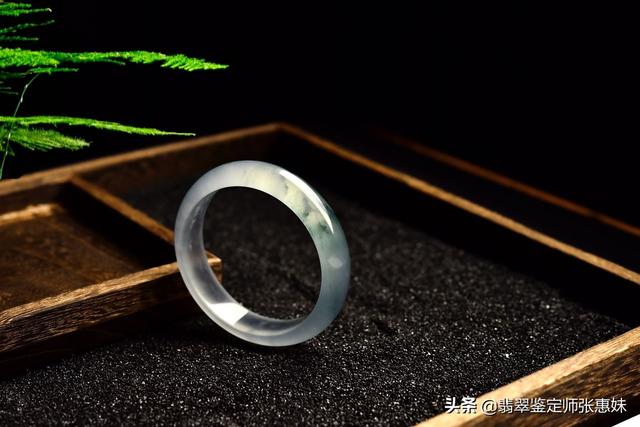 翡翠手镯市场价格正品翡翠手镯价格-第4张图片-翡翠网 翡翠手镯市场价格正品翡翠手镯价格-第4张图片-翡翠网