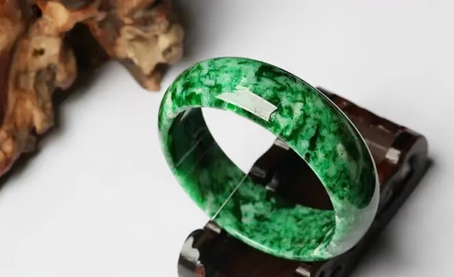 包含花青种翡翠手镯怎么样的词条-第1张图片-翡翠网 包含花青种翡翠手镯怎么样的词条-第1张图片-翡翠网