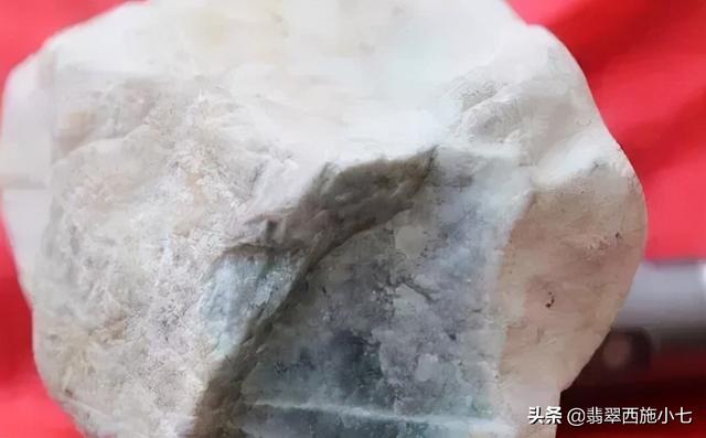 翡翠原石帝王绿180亿,翡翠原石分几种-第2张图片-翡翠网 翡翠原石帝王绿180亿,翡翠原石分几种-第2张图片-翡翠网