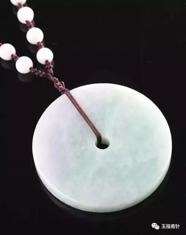 翡翠玉a货吊坠价格的简单介绍-第4张图片-翡翠网 翡翠玉a货吊坠价格的简单介绍-第4张图片-翡翠网