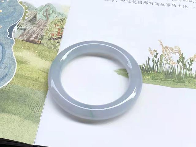 翡翠手镯怎么看鉴定讲解翡翠知识翡翠镯子去哪里买合适-第5张图片-翡翠网 翡翠手镯怎么看鉴定讲解翡翠知识翡翠镯子去哪里买合适-第5张图片-翡翠网