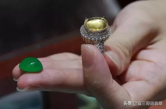 关于翡翠行内小知识的信息-第7张图片-翡翠网 关于翡翠行内小知识的信息-第7张图片-翡翠网