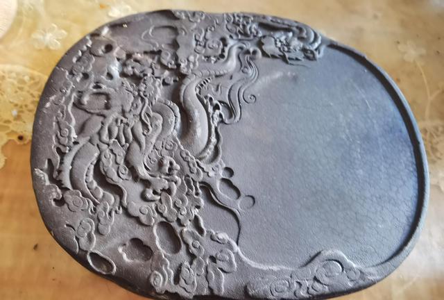 一山一石一世界理解一花一石一世界翡翠原石-第3张图片-翡翠网 一山一石一世界理解一花一石一世界翡翠原石-第3张图片-翡翠网