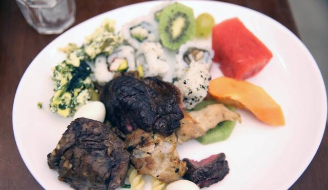 黄皮翡翠手镯切法,翡翠原石十大场口详解-第2张图片-翡翠网 黄皮翡翠手镯切法,翡翠原石十大场口详解-第2张图片-翡翠网