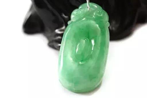 翡翠的原石在哪里关于翡翠的基本知识大全及解读-第6张图片-翡翠网 翡翠的原石在哪里关于翡翠的基本知识大全及解读-第6张图片-翡翠网