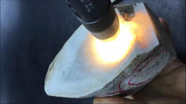 冰糯种翡翠什么价格翡翠冰种和糯种哪个好-第9张图片-翡翠网 冰糯种翡翠什么价格翡翠冰种和糯种哪个好-第9张图片-翡翠网