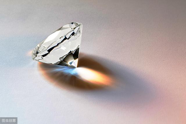 各种颜色钻石的寓意普通蓝宝石多少钱一克-第6张图片-翡翠网 各种颜色钻石的寓意普通蓝宝石多少钱一克-第6张图片-翡翠网