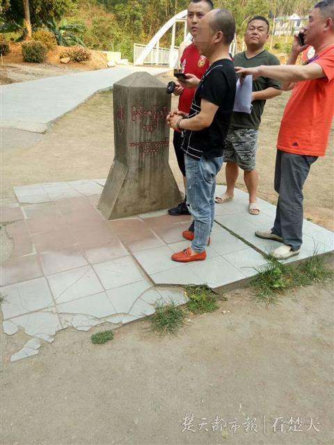 云南景洪翡翠手镯真假,云南去哪买翡翠玉石-第2张图片-翡翠网 云南景洪翡翠手镯真假,云南去哪买翡翠玉石-第2张图片-翡翠网