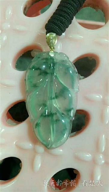 云南景洪翡翠手镯真假,云南去哪买翡翠玉石-第4张图片-翡翠网 云南景洪翡翠手镯真假,云南去哪买翡翠玉石-第4张图片-翡翠网