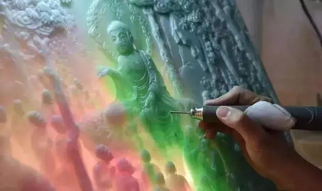 翡翠佛公脸没雕好翡翠雕佛价格-第3张图片-翡翠网 翡翠佛公脸没雕好翡翠雕佛价格-第3张图片-翡翠网