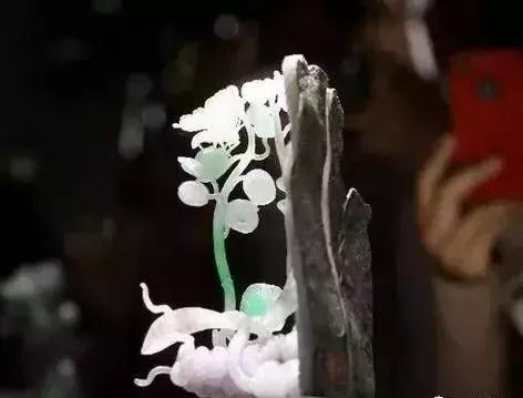 翡翠佛公脸没雕好翡翠雕佛价格-第18张图片-翡翠网 翡翠佛公脸没雕好翡翠雕佛价格-第18张图片-翡翠网