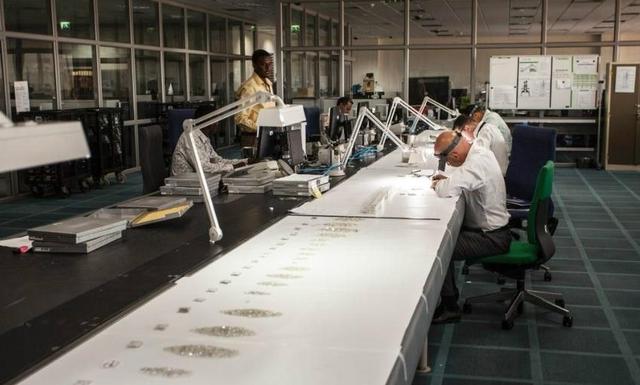 人造钻石出了后广告词的简单介绍-第8张图片-翡翠网 人造钻石出了后广告词的简单介绍-第8张图片-翡翠网