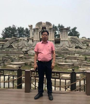 翡翠原石怎么辨别父亲的翡翠原石-第2张图片-翡翠网 翡翠原石怎么辨别父亲的翡翠原石-第2张图片-翡翠网