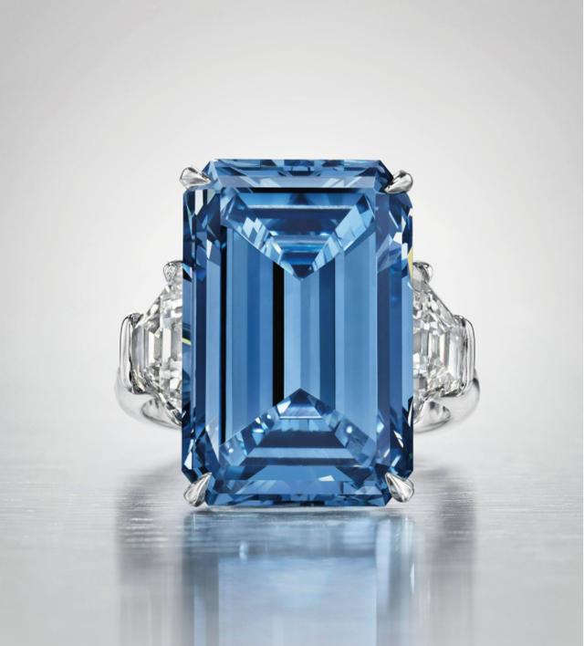 钻石哪个颜色最贵,世界十大名钻-第3张图片-翡翠网 钻石哪个颜色最贵,世界十大名钻-第3张图片-翡翠网