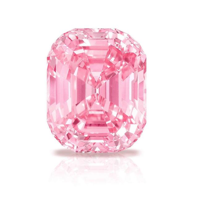 钻石哪个颜色最贵,世界十大名钻-第6张图片-翡翠网 钻石哪个颜色最贵,世界十大名钻-第6张图片-翡翠网