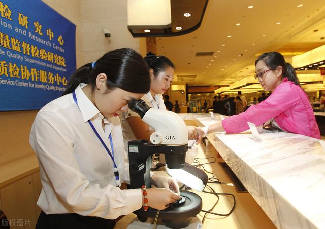 翡翠的各种种水的图片水翡翠知识图解-第3张图片-翡翠网 翡翠的各种种水的图片水翡翠知识图解-第3张图片-翡翠网