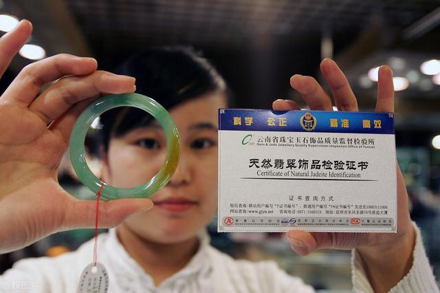 翡翠的各种种水的图片水翡翠知识图解-第4张图片-翡翠网 翡翠的各种种水的图片水翡翠知识图解-第4张图片-翡翠网