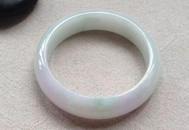 翡翠原石会卡吗,白皮会卡翡翠原石-第6张图片-翡翠网 翡翠原石会卡吗,白皮会卡翡翠原石-第6张图片-翡翠网