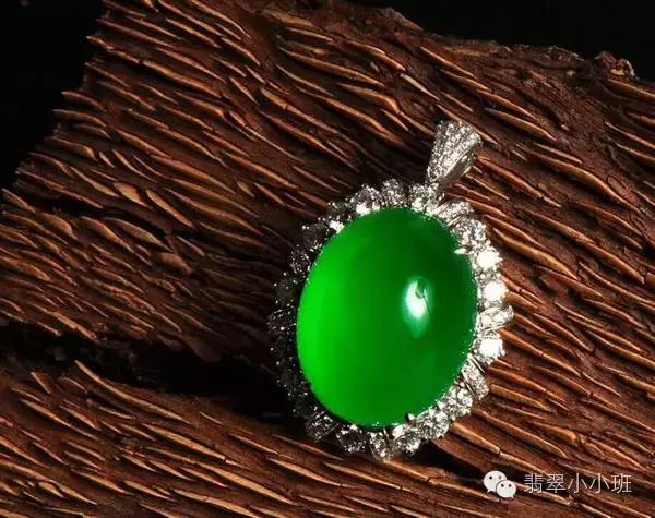 水沫子和高冰翡翠的区别翡翠水沫子原石-第4张图片-翡翠网 水沫子和高冰翡翠的区别翡翠水沫子原石-第4张图片-翡翠网