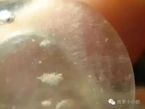 水沫子和高冰翡翠的区别翡翠水沫子原石-第5张图片-翡翠网 水沫子和高冰翡翠的区别翡翠水沫子原石-第5张图片-翡翠网