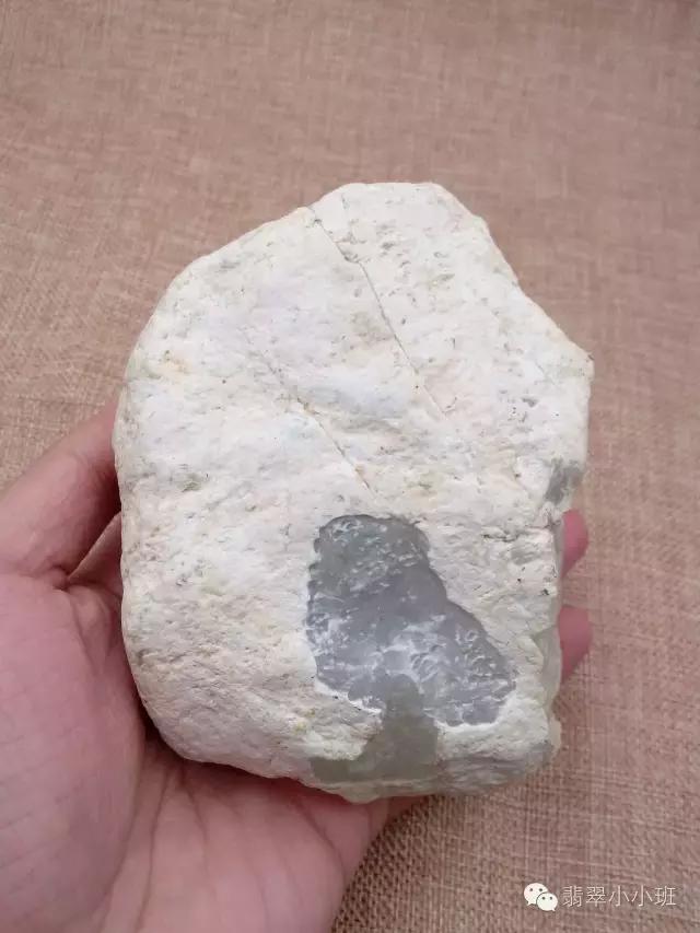 水沫子和高冰翡翠的区别翡翠水沫子原石-第12张图片-翡翠网 水沫子和高冰翡翠的区别翡翠水沫子原石-第12张图片-翡翠网