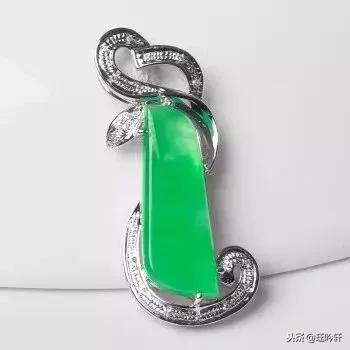 随形翡翠吊坠原石,随型镶嵌吊坠-第9张图片-翡翠网 随形翡翠吊坠原石,随型镶嵌吊坠-第9张图片-翡翠网