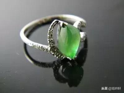 随形翡翠吊坠原石,随型镶嵌吊坠-第14张图片-翡翠网 随形翡翠吊坠原石,随型镶嵌吊坠-第14张图片-翡翠网