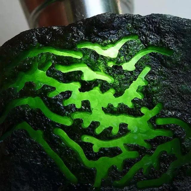 翡翠原石什么场口裂最少最不好的翡翠原石-第1张图片-翡翠网 翡翠原石什么场口裂最少最不好的翡翠原石-第1张图片-翡翠网