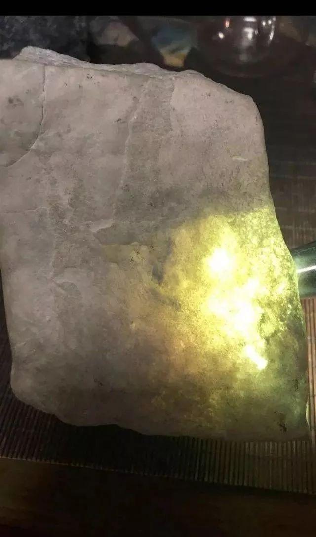 翡翠原石怎么出缅甸翡翠开采现场视频-第4张图片-翡翠网 翡翠原石怎么出缅甸翡翠开采现场视频-第4张图片-翡翠网