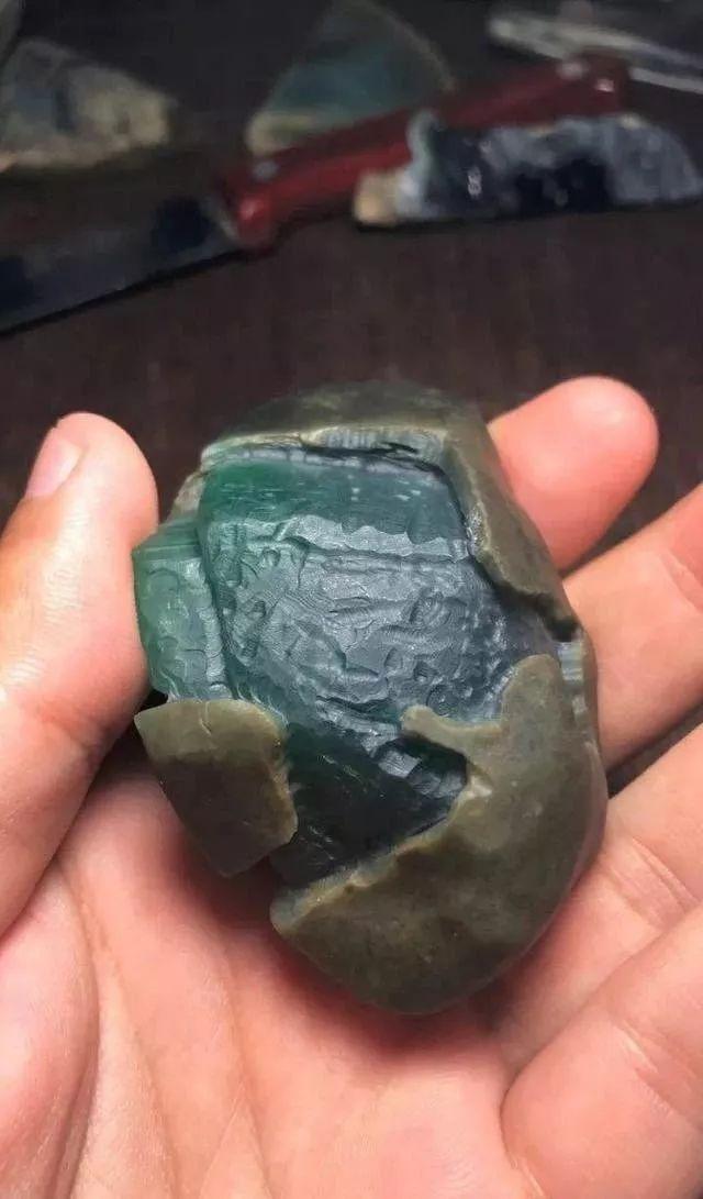 翡翠原石怎么出缅甸翡翠开采现场视频-第8张图片-翡翠网 翡翠原石怎么出缅甸翡翠开采现场视频-第8张图片-翡翠网