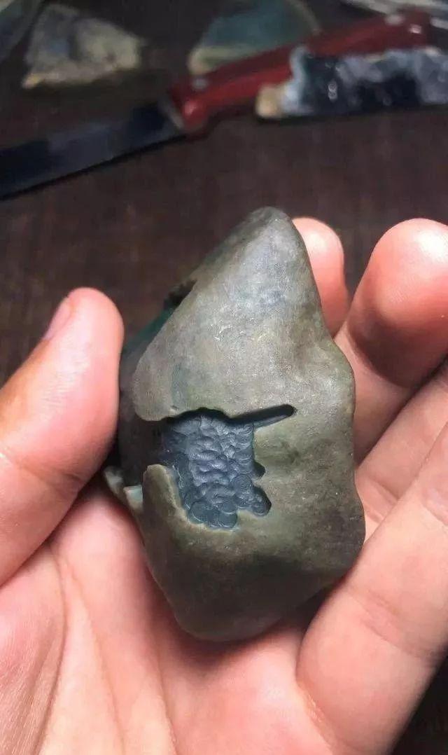 翡翠原石怎么出缅甸翡翠开采现场视频-第9张图片-翡翠网 翡翠原石怎么出缅甸翡翠开采现场视频-第9张图片-翡翠网