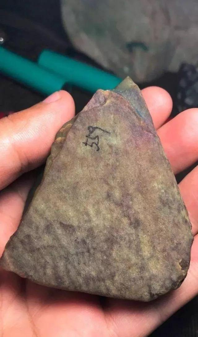 翡翠原石怎么出缅甸翡翠开采现场视频-第11张图片-翡翠网 翡翠原石怎么出缅甸翡翠开采现场视频-第11张图片-翡翠网