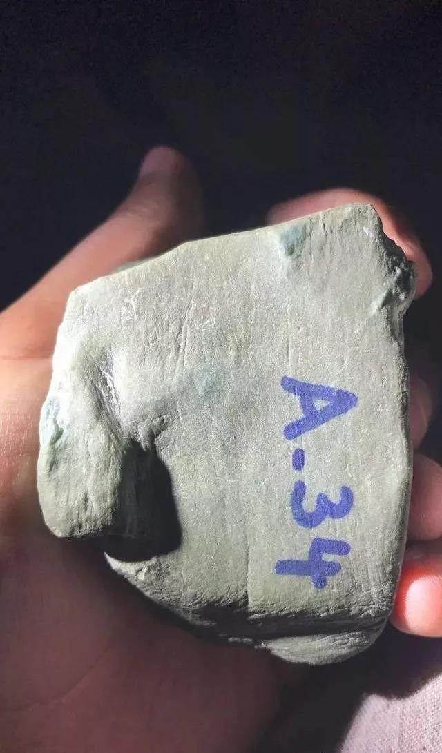 翡翠原石怎么出缅甸翡翠开采现场视频-第12张图片-翡翠网 翡翠原石怎么出缅甸翡翠开采现场视频-第12张图片-翡翠网