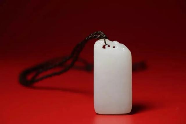 羊脂玉原石价格羊脂玉原石和翡翠-第2张图片-翡翠网 羊脂玉原石价格羊脂玉原石和翡翠-第2张图片-翡翠网