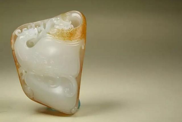 羊脂玉原石价格羊脂玉原石和翡翠-第11张图片-翡翠网 羊脂玉原石价格羊脂玉原石和翡翠-第11张图片-翡翠网