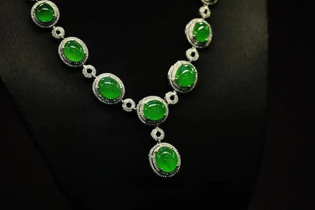 翡翠色和种价格冰种满色翡翠价格-第6张图片-翡翠网 翡翠色和种价格冰种满色翡翠价格-第6张图片-翡翠网