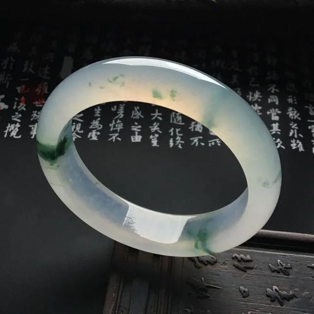 翡翠色和种价格冰种满色翡翠价格-第9张图片-翡翠网 翡翠色和种价格冰种满色翡翠价格-第9张图片-翡翠网