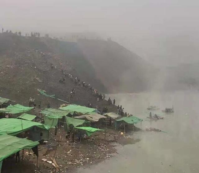 原石翡翠矿山,翡翠矿山介绍-第2张图片-翡翠网 原石翡翠矿山,翡翠矿山介绍-第2张图片-翡翠网