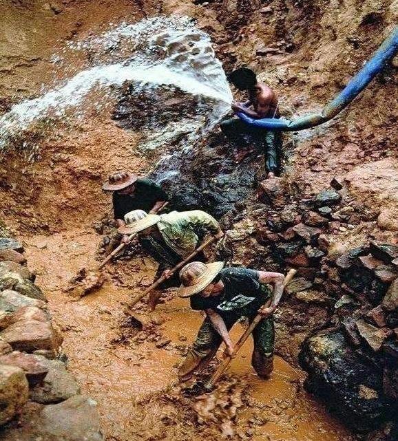 原石翡翠矿山,翡翠矿山介绍-第3张图片-翡翠网 原石翡翠矿山,翡翠矿山介绍-第3张图片-翡翠网