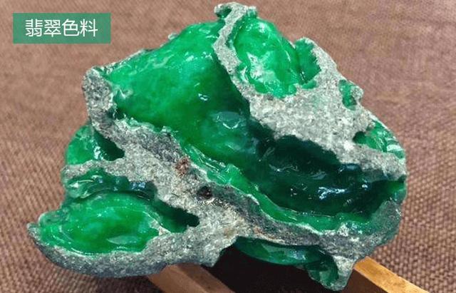 如何识别新疆和田玉河南翡翠手镯原石种水料和色料-第40张图片-翡翠网 如何识别新疆和田玉河南翡翠手镯原石种水料和色料-第40张图片-翡翠网