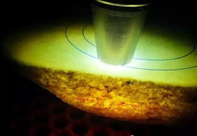 关于翡翠冰黄原石的信息-第3张图片-翡翠网 关于翡翠冰黄原石的信息-第3张图片-翡翠网