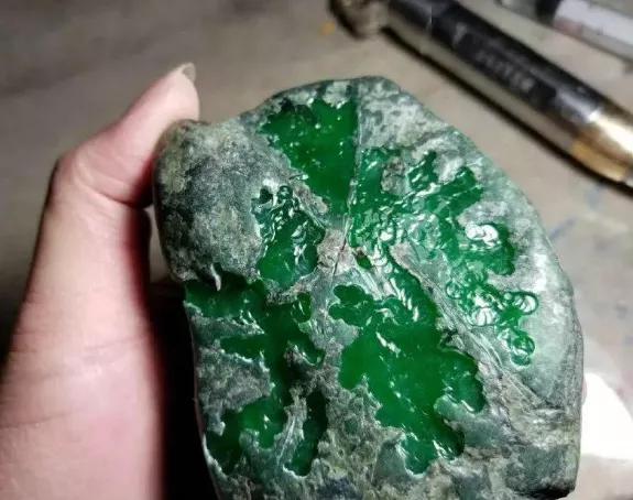 木那原石皮壳图谱解析,翡翠原石纳场口图片-第4张图片-翡翠网 木那原石皮壳图谱解析,翡翠原石纳场口图片-第4张图片-翡翠网