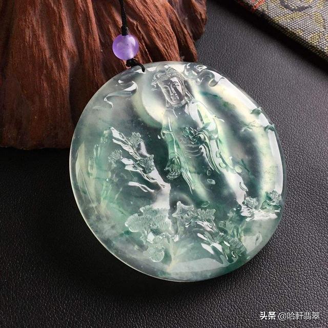 3千到4千的翡翠手镯是怎样的冰糯种飘花翡翠手镯价格-第11张图片-翡翠网 3千到4千的翡翠手镯是怎样的冰糯种飘花翡翠手镯价格-第11张图片-翡翠网