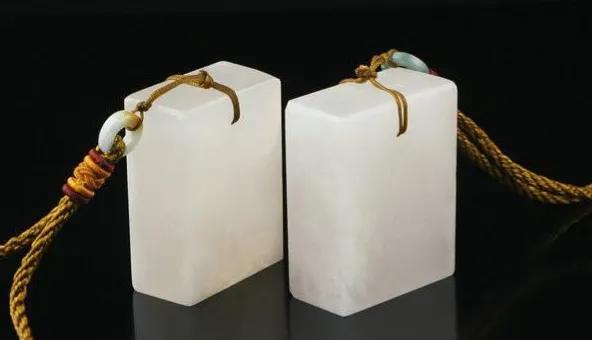 西宁玻璃种翡翠原石怎么辨别,翡翠玻璃种和冰种-第6张图片-翡翠网 西宁玻璃种翡翠原石怎么辨别,翡翠玻璃种和冰种-第6张图片-翡翠网