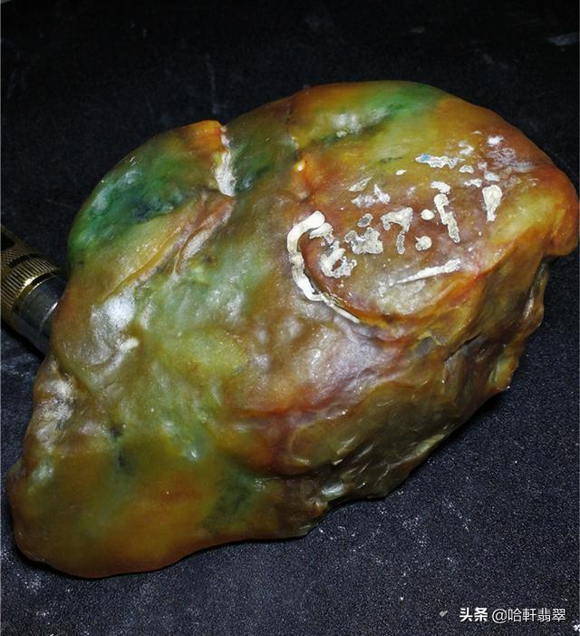 关于大马坎翡翠手镯原石的信息-第3张图片-翡翠网 关于大马坎翡翠手镯原石的信息-第3张图片-翡翠网