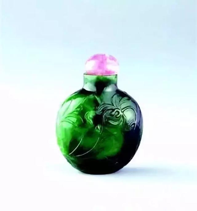 翡翠鼻烟壶价格,清代狮钮方章快速成-第2张图片-翡翠网 翡翠鼻烟壶价格,清代狮钮方章快速成-第2张图片-翡翠网